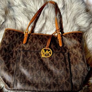 Micheal Kors shoulder bag